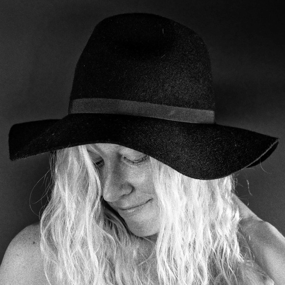 Wool Hat - Picture 2 of 5